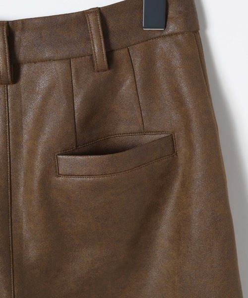 JEANASIS（ジーナシス）の「ヴィンテージレザーライクショートパンツ/606131（その他パンツ・レディース・ブラック/ブラウン・MEDIUM/SMALL）」の10枚目の写真