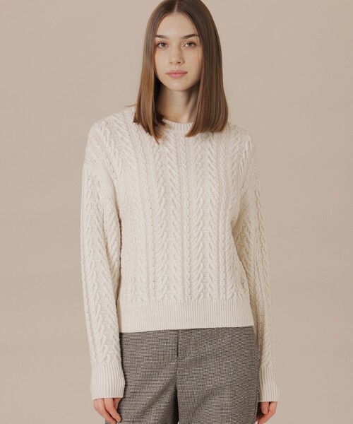 MACKINTOSH LONDON（マッキントッシュ ロンドン）の「【婦人画報11月号掲載】ブリリアントニットケーブルプルオーバー（ニット/セーター・レディース・オフホワイト/ワイン/グレー系その他/ネイビー・38）」の2枚目の写真