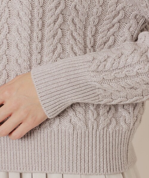 MACKINTOSH LONDON（マッキントッシュ ロンドン）の「【婦人画報11月号掲載】ブリリアントニットケーブルプルオーバー（ニット/セーター・レディース・オフホワイト/ワイン/グレー系その他/ネイビー・38）」の9枚目の写真