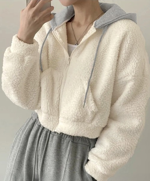 Miniministore(ミニミニストア)の「暖かいボアパーカー ジップアップブルゾン(パーカー・レディース・ブラック/アイボリー・FREE)」の2枚目の写真