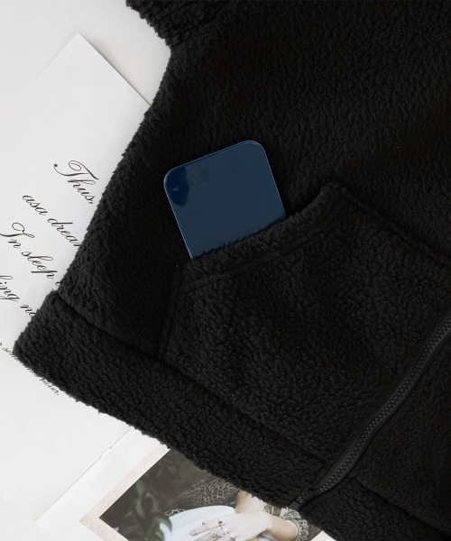 Miniministore(ミニミニストア)の「暖かいボアパーカー ジップアップブルゾン(パーカー・レディース・ブラック/アイボリー・FREE)」の10枚目の写真