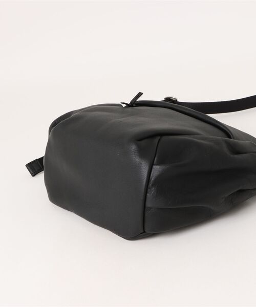 A_W(アウ)の「MILITALY SHOULDER M ショルダーバッグ メンズ 革 レザー AB-013(ショルダーバッグ・メンズ・ブラック/ブラウン・FREE)」の4枚目の写真