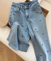 frunco（フランコ）の「ビジュー付きローズ刺繍デニムパンツ（デニムパンツ）」