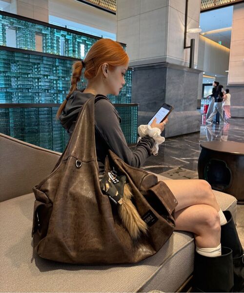 BLACKPURPLE（ブラックパープル）の「マックスポート ビキ バッグ MaxxPort Vicky Bag_BROWN（ショルダーバッグ・レディース・ブラウン・FREE）」の13枚目の写真