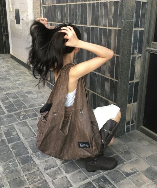 BLACKPURPLE（ブラックパープル）の「マックスポート ビキ バッグ MaxxPort Vicky Bag_BROWN（ショルダーバッグ・レディース・ブラウン・FREE）」の3枚目の写真