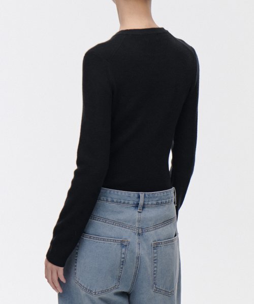 MUSINSA STANDARD WOMAN（ムシンサスタンダードウーマン）の「ウィメンズリブスリムクルーネックニット[ブラック]（ニット/セーター・レディース・その他・MEDIUM/LARGE/X-SMALL/SMALL）」の14枚目の写真