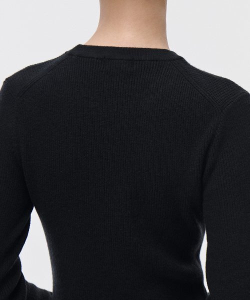 MUSINSA STANDARD WOMAN（ムシンサスタンダードウーマン）の「ウィメンズリブスリムクルーネックニット[ブラック]（ニット/セーター・レディース・その他・MEDIUM/LARGE/X-SMALL/SMALL）」の12枚目の写真