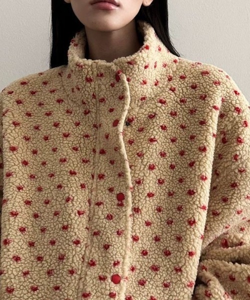 ViViDAY（ビビデー）の「ハート柄もこもこボアブルゾン（ブルゾン・レディース・ブラウン/ダークグレー/アイボリー/オフホワイト・M）」の17枚目の写真