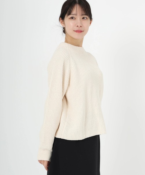 STRAWBERRY-FIELDS（ストロベリーフィールズ）の「コディシェニール_ベロアライクモックネックニット（ニット/セーター・レディース・オフホワイト/モカ/ブラック・2）」の4枚目の写真