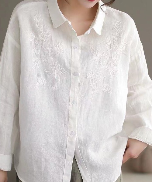 cammie(キャミー)の「花柄刺繍シャツ(シャツ/ブラウス・レディース・ホワイト/ダークブラウン/イエロー・L/M)」の1枚目の写真