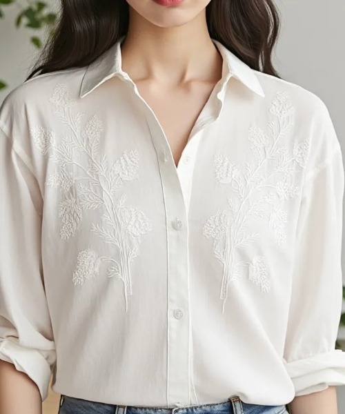 cammie(キャミー)の「花柄刺繍シャツ(シャツ/ブラウス・レディース・ホワイト/ダークブラウン/イエロー・L/M)」の4枚目の写真