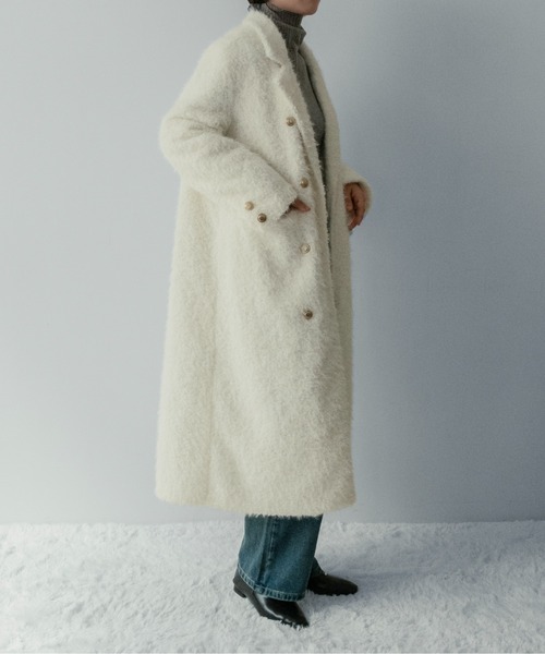 on:nue(オンニュ)の「【on:nue】フリンジシャギーロングチェスターコート(チェスターコート・レディース・イエロー/ホワイト/ブラック・FREE)」の13枚目の写真