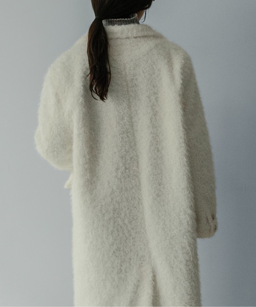 on:nue(オンニュ)の「【on:nue】フリンジシャギーロングチェスターコート(チェスターコート・レディース・イエロー/ホワイト/ブラック・FREE)」の17枚目の写真