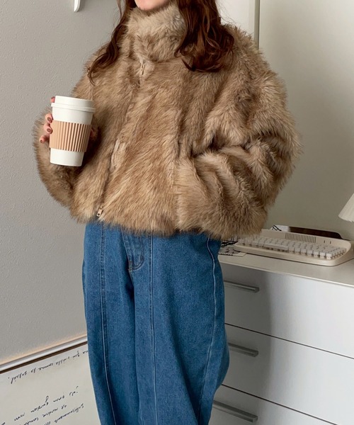 merrylatte(メリーラテ)の「MIXフェイクファージップアップショートブルゾン【NOUA】(ブルゾン・レディース・ブラウン・FREE)」の3枚目の写真