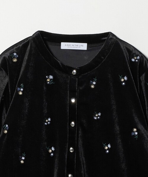 A DAY IN THE LIFE UNITED ARROWS(アデイインザライフユナイテッドアローズ)の「ベロア エンブロイダリー カーディガン <A DAY IN THE LIFE>(カーディガン/ボレロ・レディース・ブラック/ブラウン系・FREE)」の9枚目の写真
