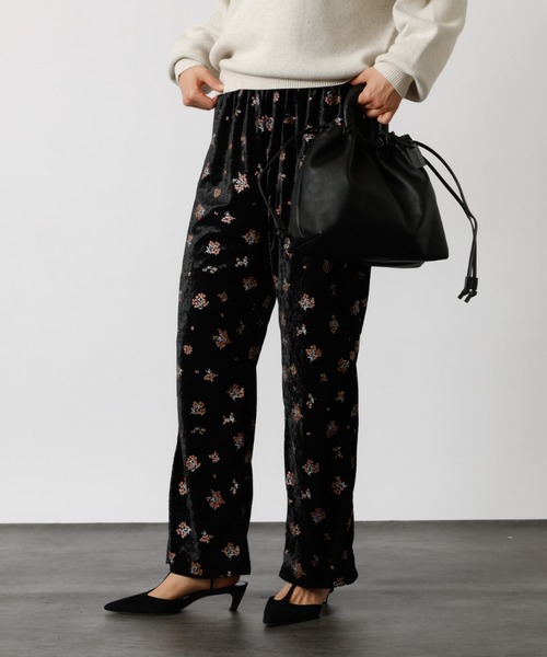 Rouge vif la cle（ルージュヴィフラクレ）の「【Le Melange/ル・メランジュ】花柄ベロアパンツ/#8551502/花柄/ベロア/パンツ【WEB限定】（その他パンツ・レディース・ブラウン/ブラック・フリー）」の4枚目の写真