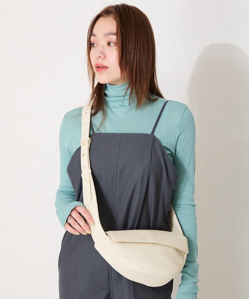 MISCH MASCH（ミッシュマッシュ）の「ソフトレザーボディーバッグ（ショルダーバッグ・レディース・ブラック/ホワイト/イエロー・ﾌﾘ-）」の12枚目の写真