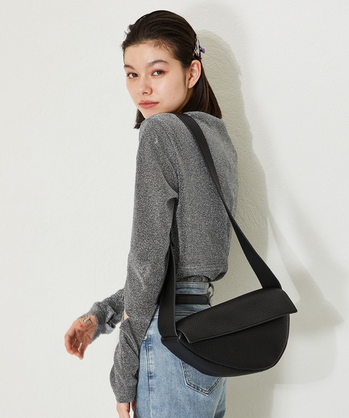 MISCH MASCH（ミッシュマッシュ）の「ソフトレザーボディーバッグ（ショルダーバッグ・レディース・ブラック/ホワイト/イエロー・ﾌﾘ-）」の5枚目の写真