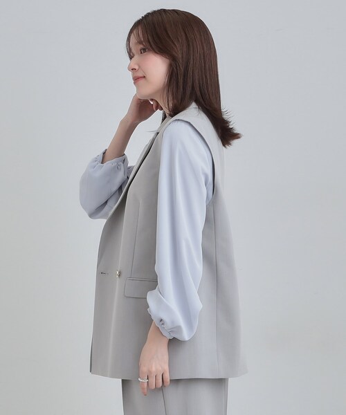 SHOO・LA・RUE（シューラルー）の「【セットアップ可/S-LL/洗濯機可】サッと羽織ってこなれ見え ダブルブレストジレ（ベスト・レディース・ライトグレー/ネイビー・04/03/02/01）」の16枚目の写真