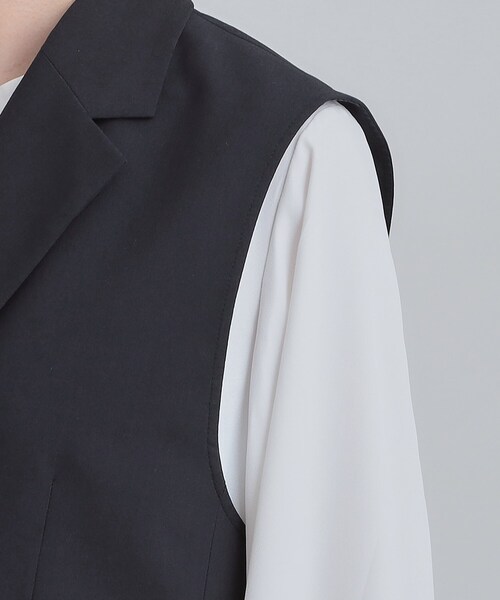 SHOO・LA・RUE（シューラルー）の「【セットアップ可/S-LL/洗濯機可】サッと羽織ってこなれ見え ダブルブレストジレ（ベスト・レディース・ライトグレー/ネイビー・04/03/02/01）」の11枚目の写真