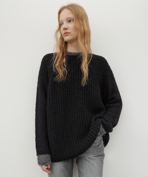 LEVAR(レバー)の「Hairy Loose-Fit Knit - Black(ニット/セーター・レディース・ブラック・FREE)」の1枚目の写真