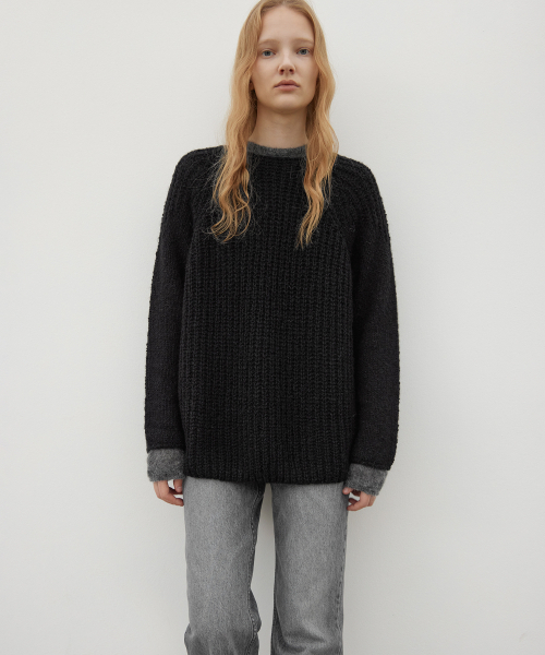 LEVAR(レバー)の「Hairy Loose-Fit Knit - Black(ニット/セーター・レディース・ブラック・FREE)」の2枚目の写真