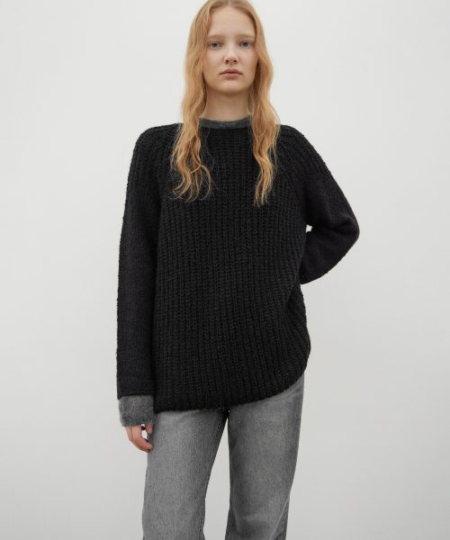 LEVAR(レバー)の「Hairy Loose-Fit Knit - Black(ニット/セーター・レディース・ブラック・FREE)」の3枚目の写真