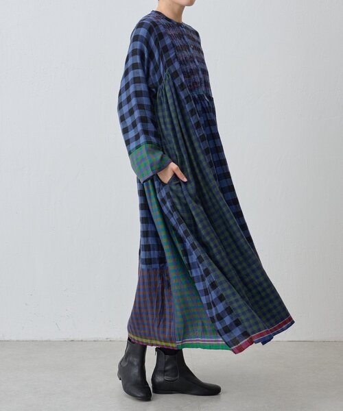 BEARDSLEY(ビアズリー)の「《INJIRI》カシミヤチェック柄ワンピース(ワンピース・レディース・ブルー・MEDIUM)」の10枚目の写真