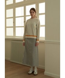 JUNECI（ジュネシ）の「シグネチャークルネック - カラーリングマスタード（スウェット）」