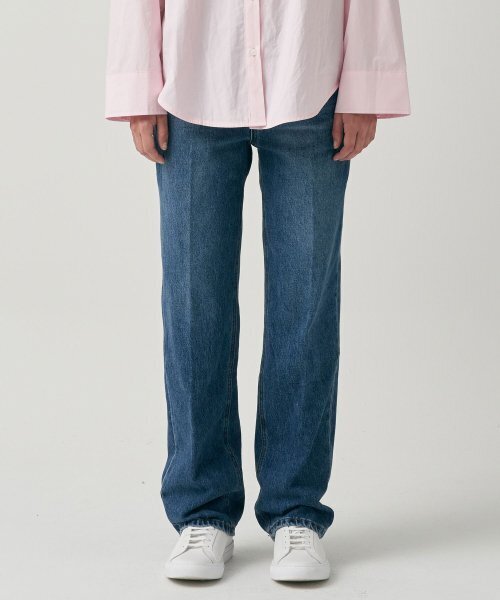 MOTT(モット)の「101クラシックストレートデニム - ミドルブルー(デニムパンツ・レディース・その他・SMALL/MEDIUM/LARGE)」の1枚目の写真