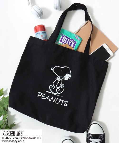 PEANUTS（ピーナッツ）の「PEANUTS SNOOPY（ピーナッツ スヌーピー）キャラクタープリント キャンバス トートバッグ（トートバッグ・レディース・ホワイト系1/ホワイト系2/ブラック系1/ブラック系3/ホワイト系3/ブラック系2・FREE）」の4枚目の写真