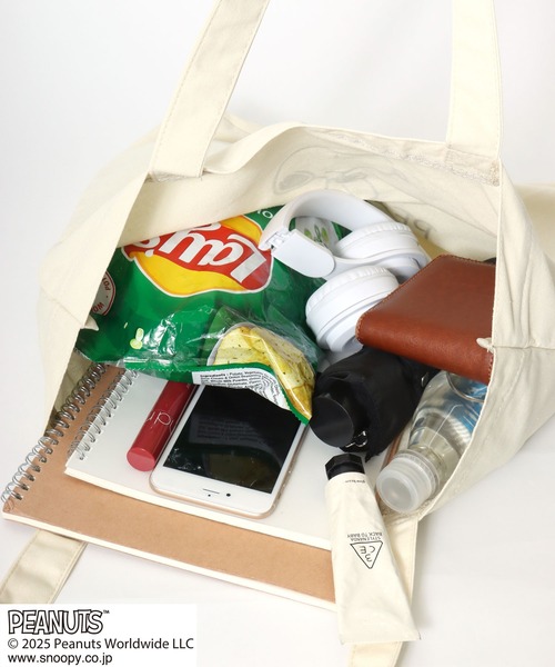 PEANUTS（ピーナッツ）の「PEANUTS SNOOPY（ピーナッツ スヌーピー）キャラクタープリント キャンバス トートバッグ（トートバッグ・レディース・ホワイト系1/ホワイト系2/ブラック系1/ブラック系3/ホワイト系3/ブラック系2・FREE）」の15枚目の写真