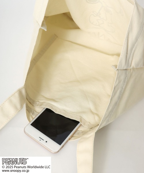 PEANUTS（ピーナッツ）の「PEANUTS SNOOPY（ピーナッツ スヌーピー）キャラクタープリント キャンバス トートバッグ（トートバッグ・レディース・ホワイト系1/ホワイト系2/ブラック系1/ブラック系3/ホワイト系3/ブラック系2・FREE）」の13枚目の写真