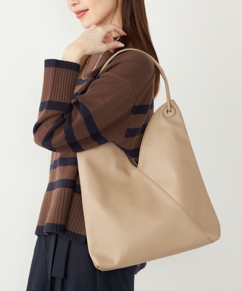 SHIPS Colors（シップス カラーズ）の「SHIPS Colors:Vカット ワンショルダー バッグ◇（ショルダーバッグ・レディース・ベージュ/オフホワイト/ブラック・ONE SIZE）」の7枚目の写真