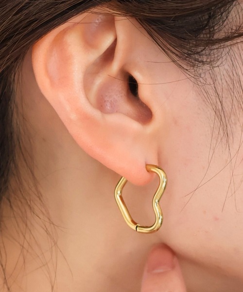 Rennet(レネット)の「【 金属アレルギー対応 】 ステンレス シンプルハートピアス(ピアス(両耳用)・レディース・シルバー/ゴールド・FREE)」の1枚目の写真