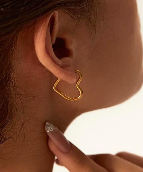Rennet(レネット)の「【 金属アレルギー対応 】 ステンレス シンプルハートピアス(ピアス(両耳用)・レディース・シルバー/ゴールド・FREE)」の4枚目の写真