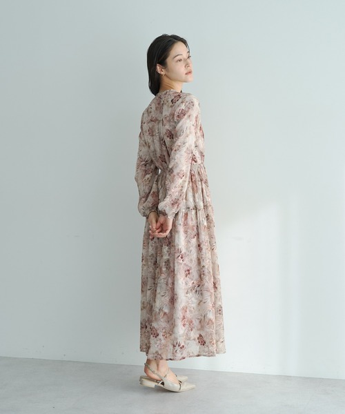 YECCA VECCA（イェッカヴェッカ）の「ぼかしフラワー柄ワンピース（ワンピース・レディース・イエロー/ピンクベージュ・FREE）」の19枚目の写真