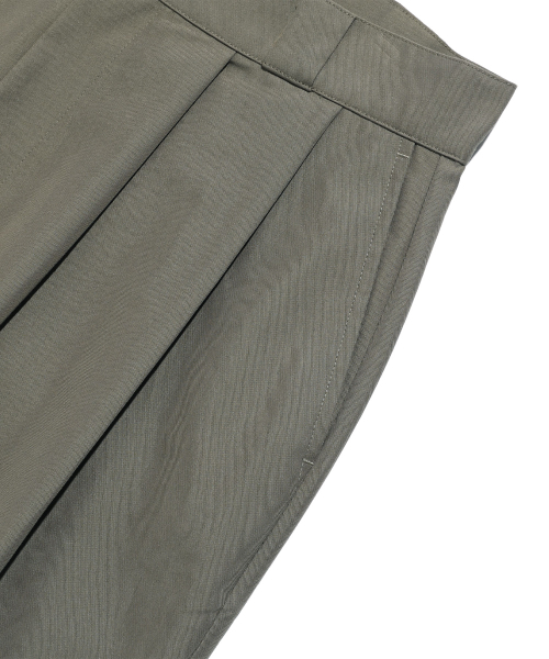 NICE GHOST CLUB(ナイスゴーストクラブ)の「BERMUDAS TWO TUCK WORK SHORTS_BROWN(NG2FMUPA61A)(その他パンツ・レディース・ブラウン・S/M/L)」の4枚目の写真