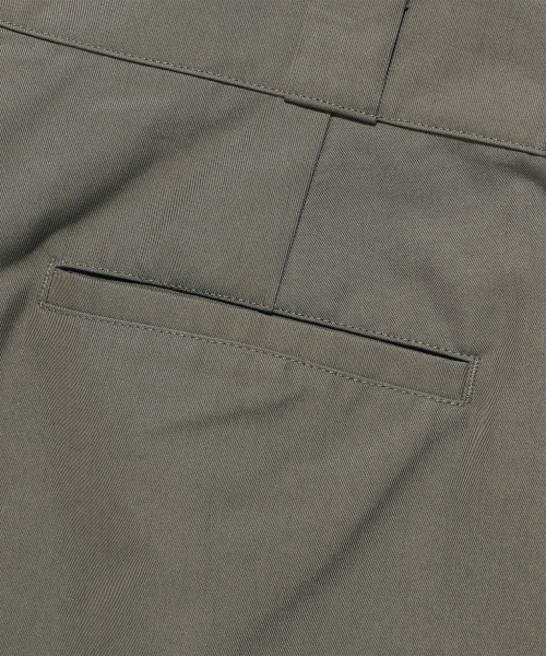 NICE GHOST CLUB(ナイスゴーストクラブ)の「BERMUDAS TWO TUCK WORK SHORTS_BROWN(NG2FMUPA61A)(その他パンツ・レディース・ブラウン・S/M/L)」の6枚目の写真
