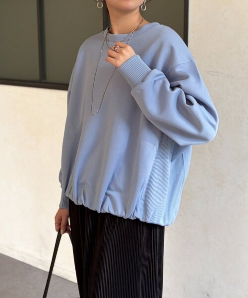 Chez toi(シェトワ)の「軽量ボンディング裾ボリュームプルオーバー(Tシャツ/カットソー・レディース・サックスブルー/アイボリー/グレー・FREE)」の1枚目の写真
