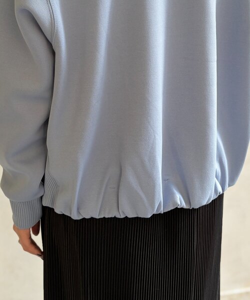 Chez toi(シェトワ)の「軽量ボンディング裾ボリュームプルオーバー(Tシャツ/カットソー・レディース・サックスブルー/アイボリー/グレー・FREE)」の5枚目の写真