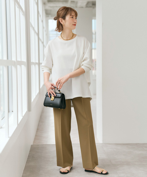 Spick & Span（スピックアンドスパン）の「アムンゼンクロスバックタックブラウス（シャツ/ブラウス・レディース・ベージュ系その他/ホワイト/ネイビー・FREE）」の4枚目の写真