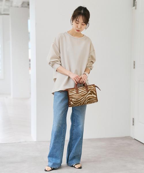 Spick & Span（スピックアンドスパン）の「アムンゼンクロスバックタックブラウス（シャツ/ブラウス・レディース・ベージュ系その他/ホワイト/ネイビー・FREE）」の5枚目の写真