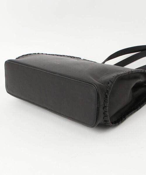 YArKA（ヤーカ）の「【YArKA/ヤーカ】real leather lace up tote bag [lumm3] / レースアップデザイントートバッグ（トートバッグ・レディース・ブラック・FREE）」の17枚目の写真