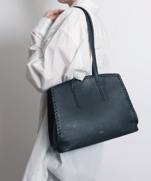 YArKA（ヤーカ）の「【YArKA/ヤーカ】real leather lace up tote bag [lumm3] / レースアップデザイントートバッグ（トートバッグ・レディース・ブラック・FREE）」の6枚目の写真