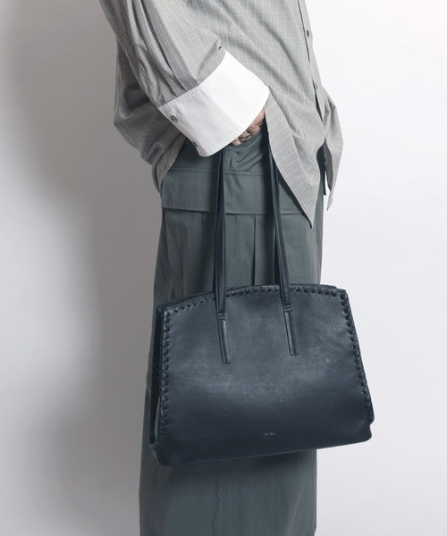 YArKA（ヤーカ）の「【YArKA/ヤーカ】real leather lace up tote bag [lumm3] / レースアップデザイントートバッグ（トートバッグ・レディース・ブラック・FREE）」の7枚目の写真