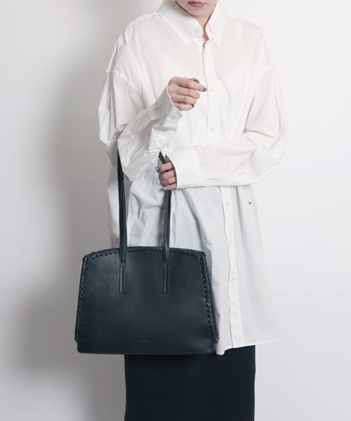 YArKA（ヤーカ）の「【YArKA/ヤーカ】real leather lace up tote bag [lumm3] / レースアップデザイントートバッグ（トートバッグ・レディース・ブラック・FREE）」の12枚目の写真