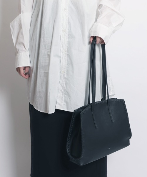 YArKA（ヤーカ）の「【YArKA/ヤーカ】real leather lace up tote bag [lumm3] / レースアップデザイントートバッグ（トートバッグ・レディース・ブラック・FREE）」の13枚目の写真
