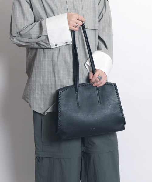 YArKA（ヤーカ）の「【YArKA/ヤーカ】real leather lace up tote bag [lumm3] / レースアップデザイントートバッグ（トートバッグ・レディース・ブラック・FREE）」の14枚目の写真