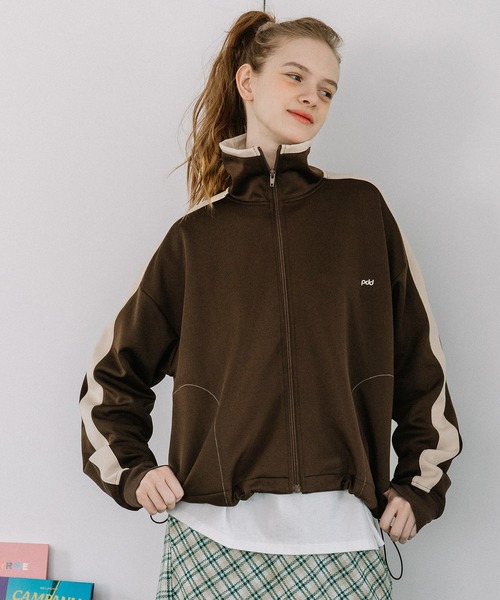 POU DOU DOU（プードゥドゥ）の「pdd刺繍クロップドトラックジャケット（その他アウター・レディース・ブラウン/ベージュ/ブルー・3）」の2枚目の写真